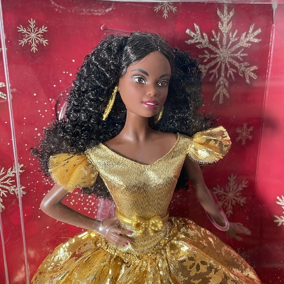 2020 Holiday Barbie - Picture 4 of 12